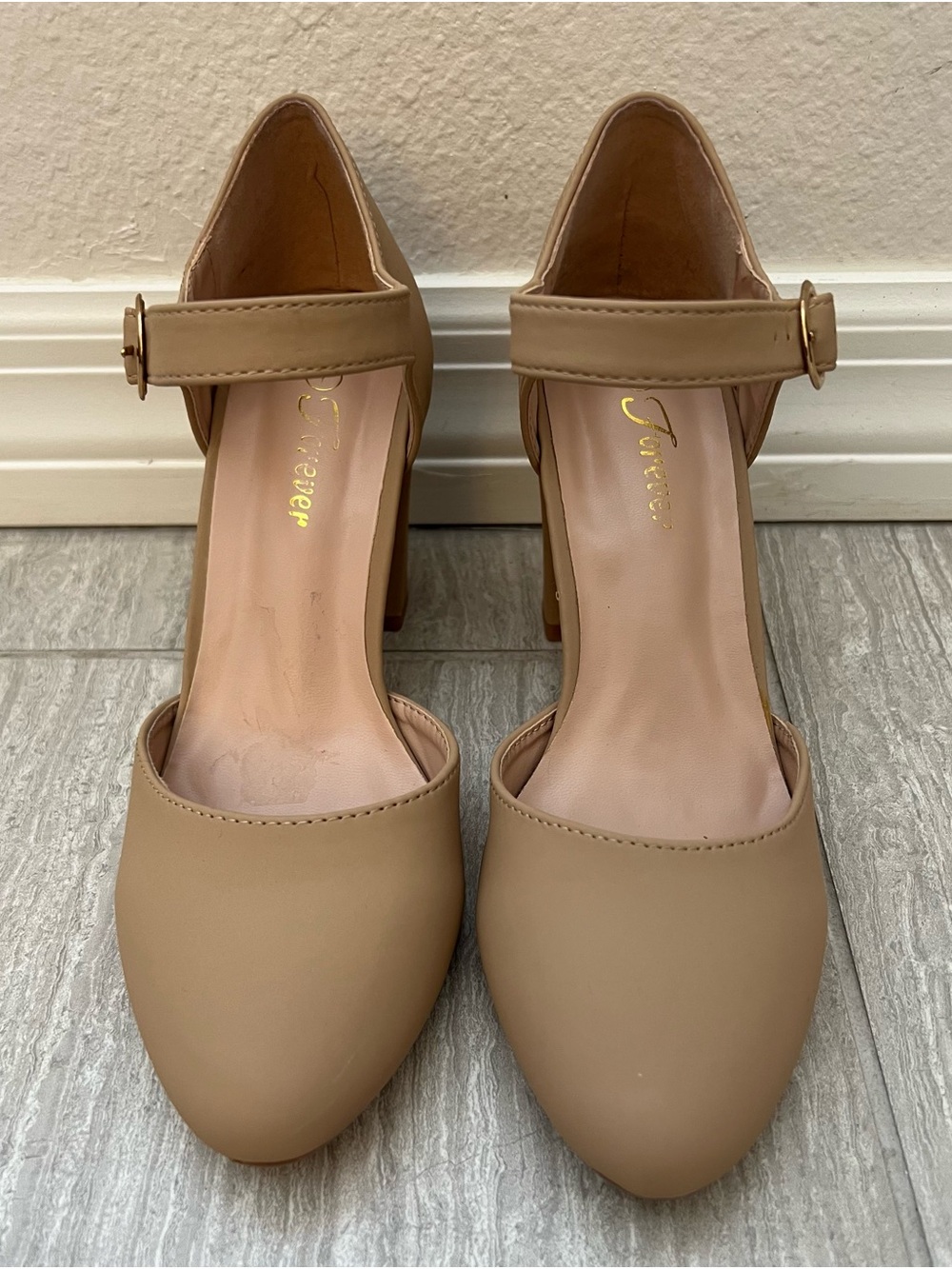 Unbranded Women's Tan Closed-Toe Mary Jane Heels